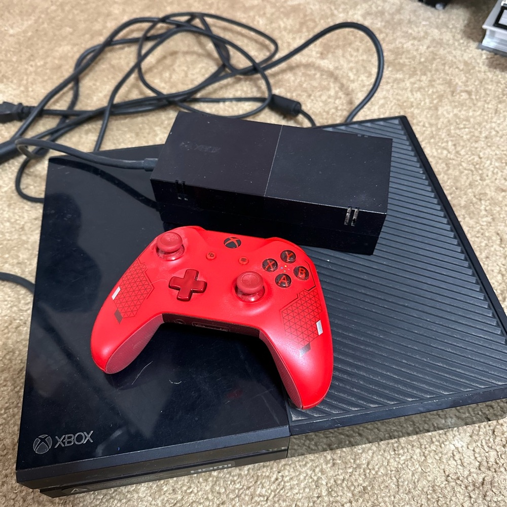 Xbox One console model 1540 and wireless controller